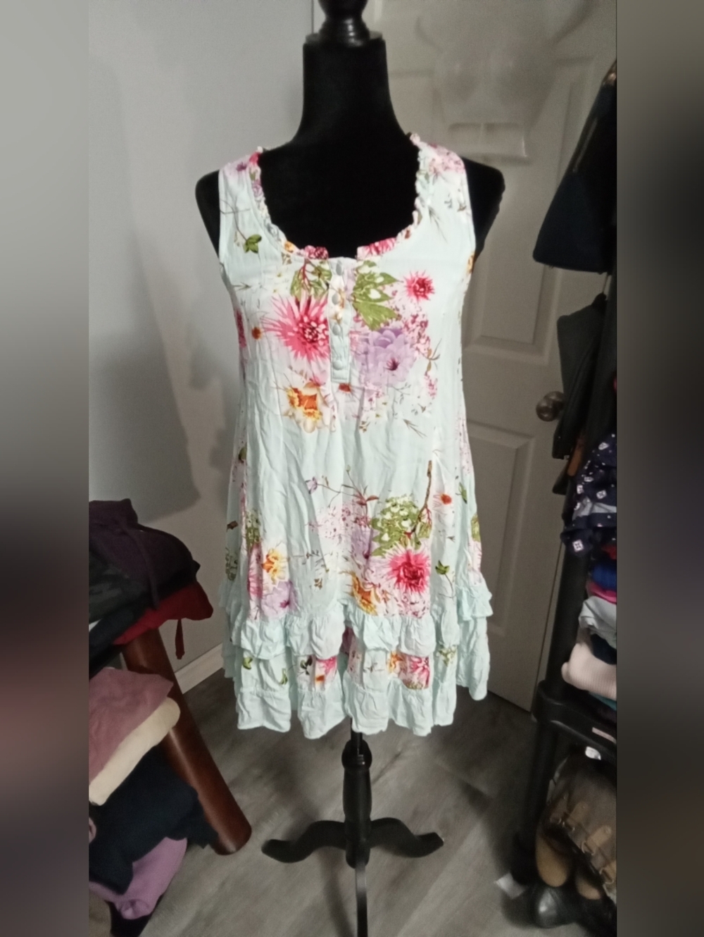 Papillon Size Small Floral Crinkle Ruffle Hem Dress